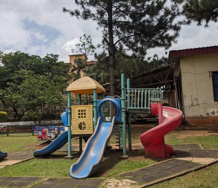 Aire de jeu au zoo de Mvog Betsi